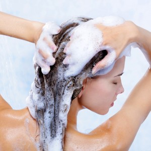beim-shampoo-kommt-es-vor-allem-auf-eines-an-es-muss-zum-eigenen-haartyp-passen-